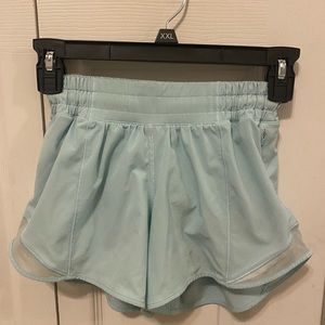 Lululemon Hotty hot high rise lined short 2.5"